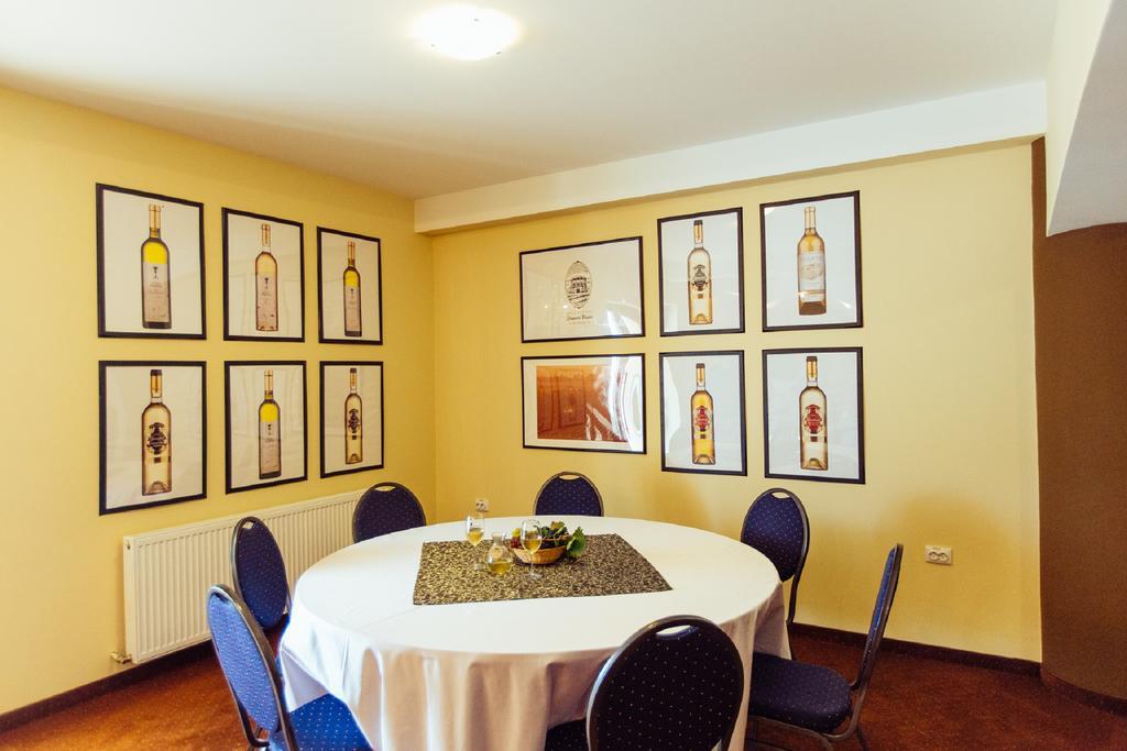 Hotel Casa Domeniile Vinului Aiud Exteriér fotografie